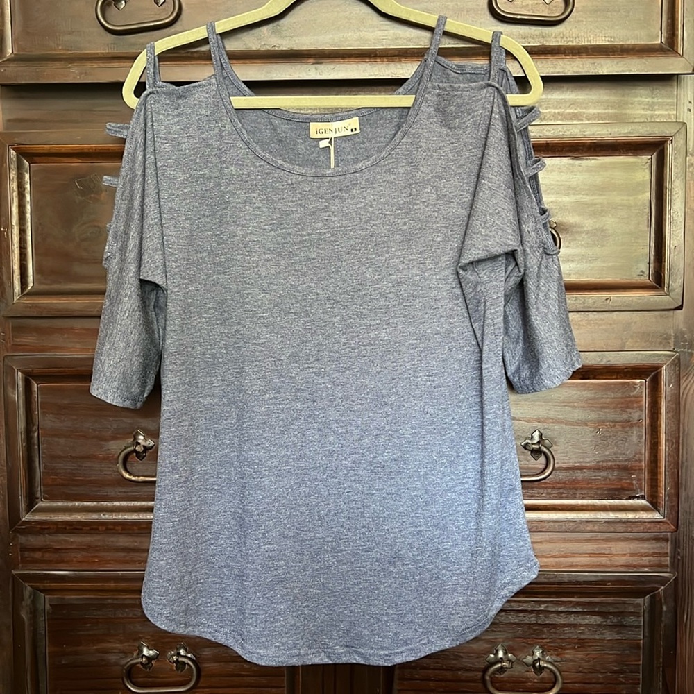 Igenjun Cut Out Blouse NWT